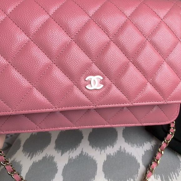 🤩💓💯 authentic Chanel WOC - Picture 4 of 12